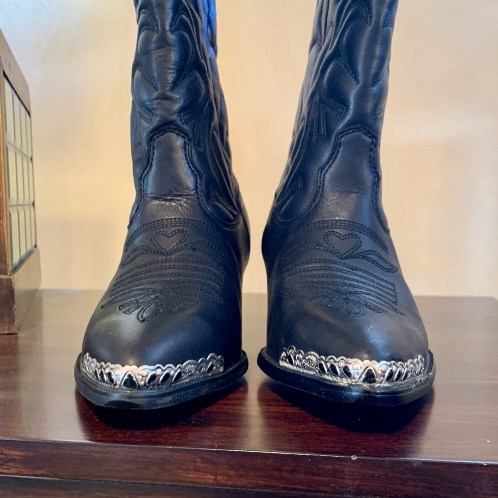 Women’s Black Leather Cowboy Boots w/Silver Tips - Picture 6 of 11